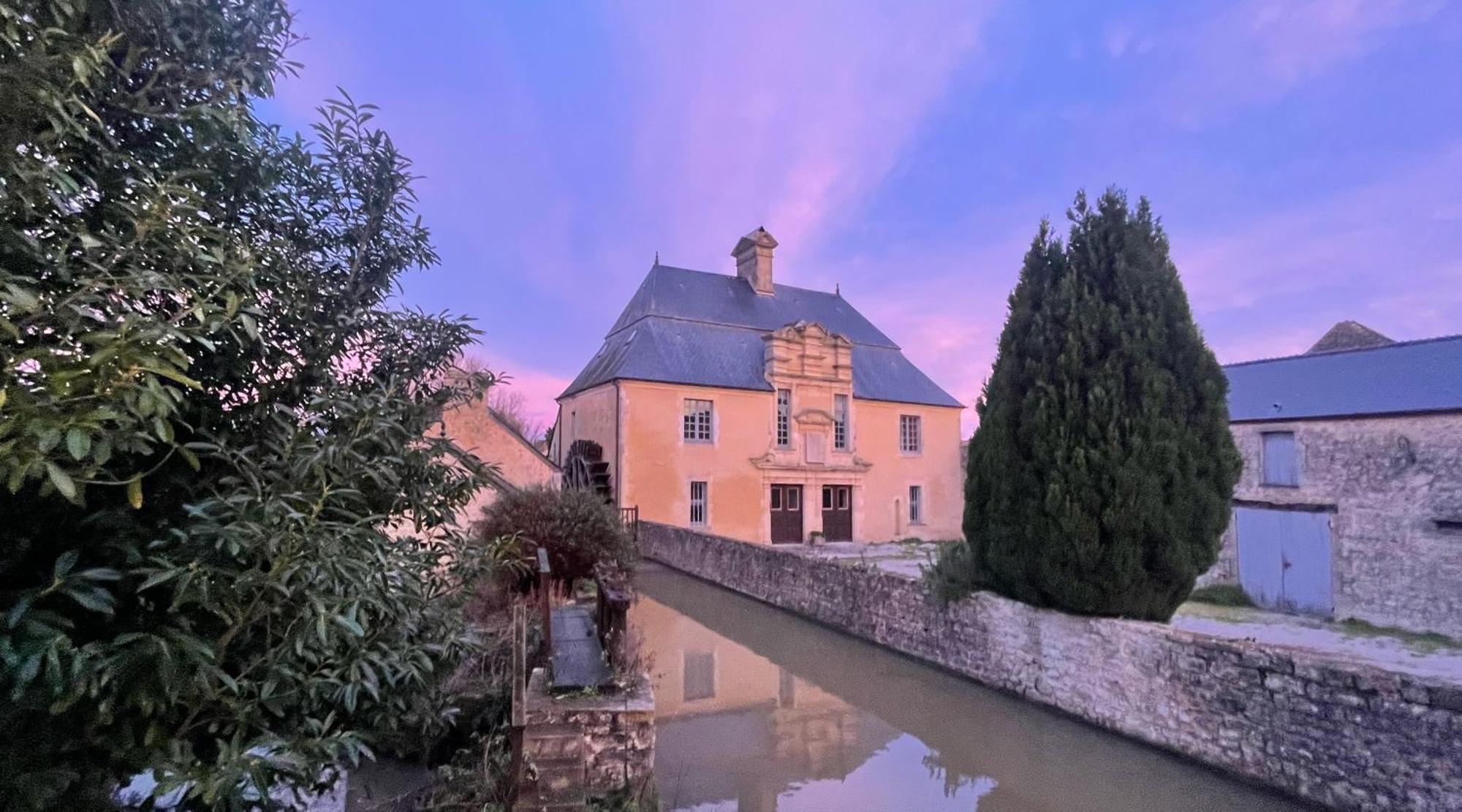 Bed and Breakfast Le Beau Moulin à Trevieres Extérieur photo